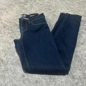 William Rast Mid Rise Slim Leg size  4‎